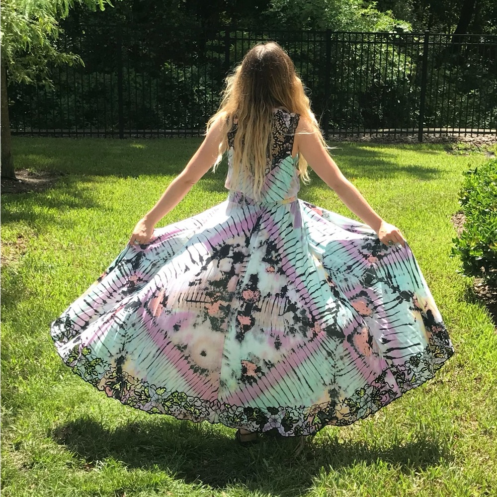 Spell and the gypsy Lucy in the sky tie dye button down lace dress and duster - Picture 2 of 16